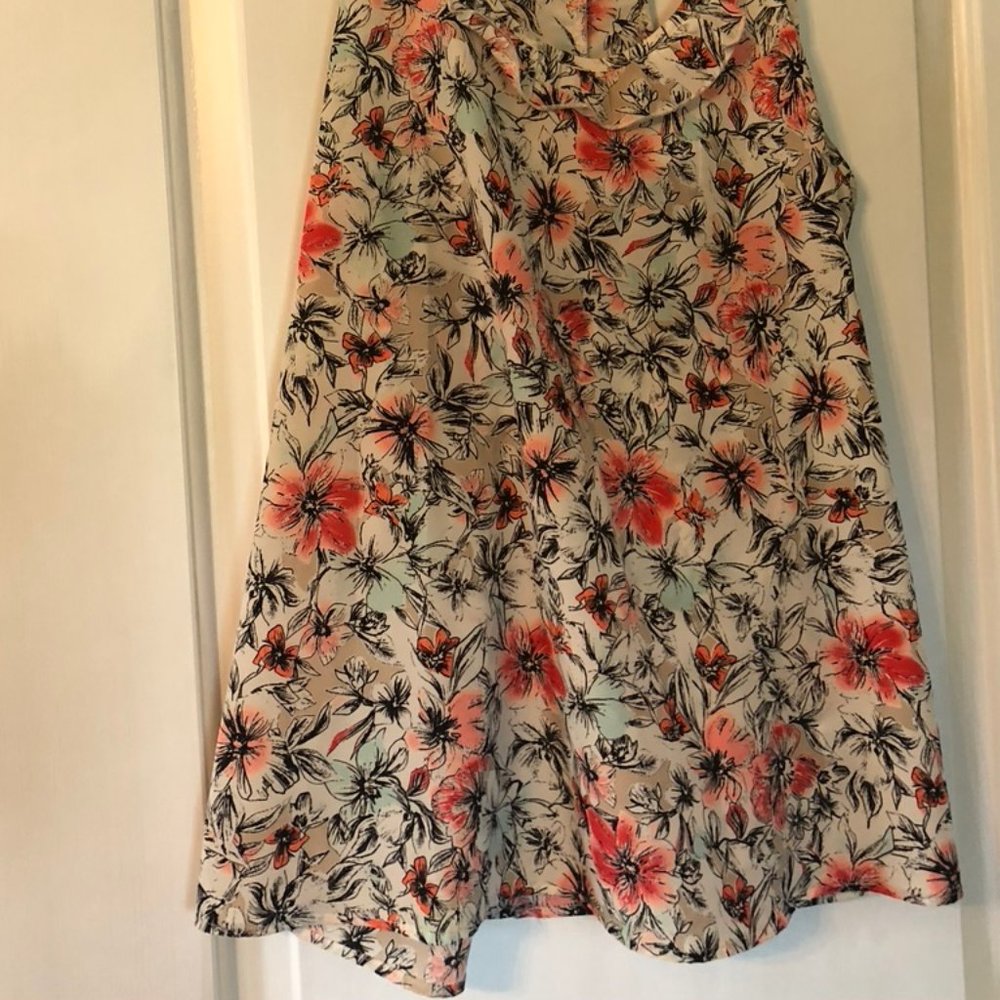 CANDIES FLOWERY RACE BACK TOP - Picture 3 of 3